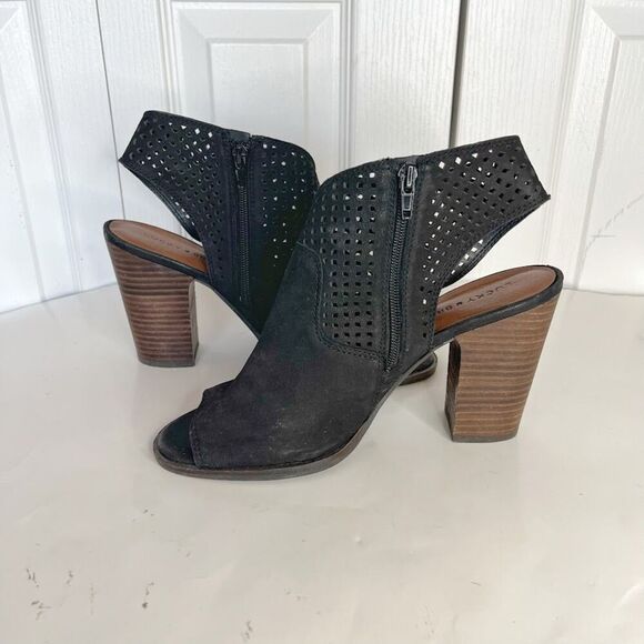 Lucky Brand Lizara Perforated Peep Toe Block Heel Bootie Sandal - Picture 6 of 13